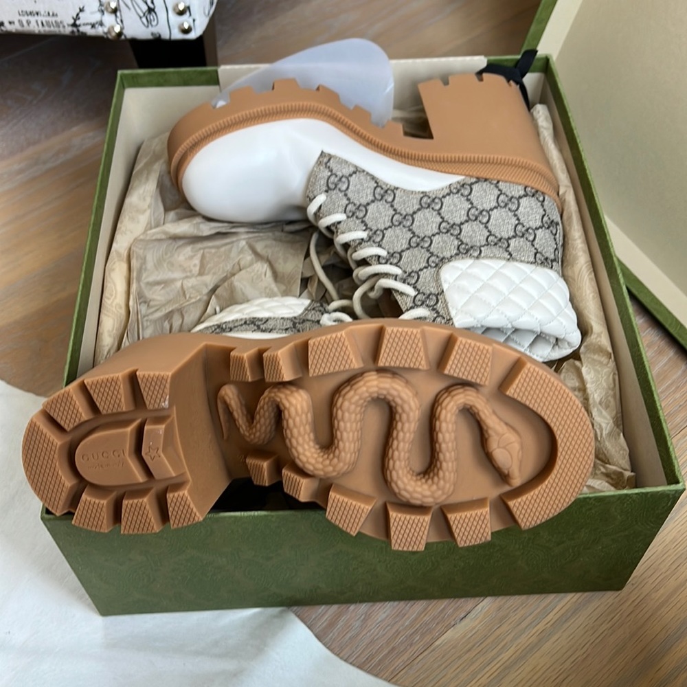 Gucci Boots with dust bags and box in excellent condition